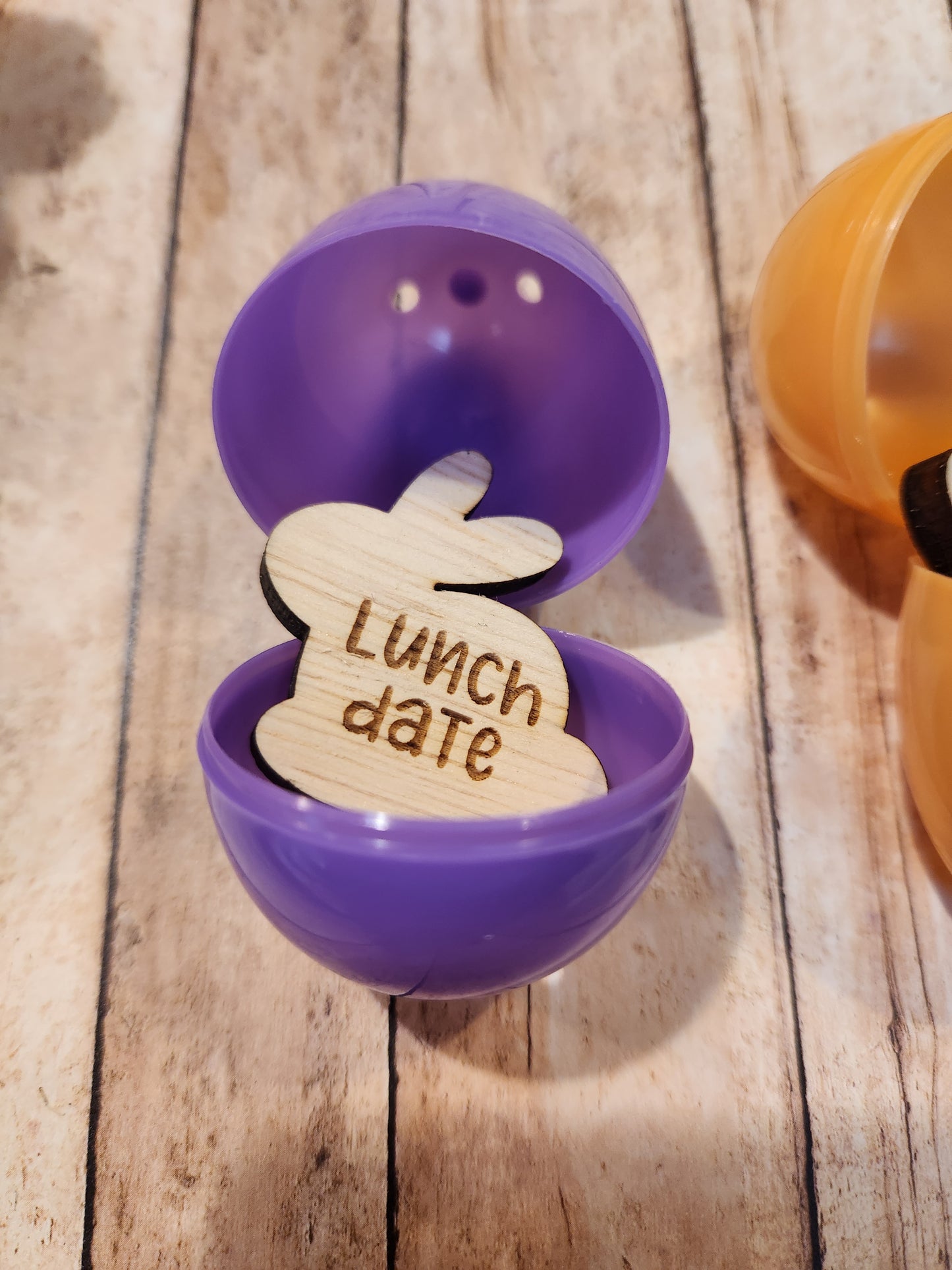 🐣 Easter Bunny Token Egg Hunt – 19 Pre-Filled Eggs with Wooden Surprise Tokens